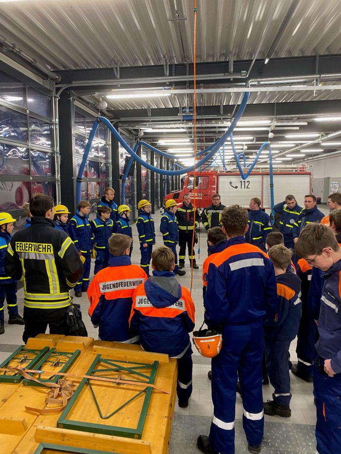 Gemeinsame Projekttage von Jugendfeuerwehr Emsbüren und THW Jugend Lingen
