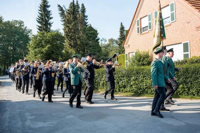 Unser Musikzug auf zahlreichen Schützenfesten im Einsatz