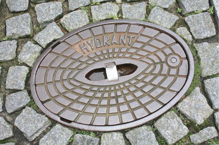 Hydranten freihalten - sonst stehen Sie uns auf dem Schlauch!